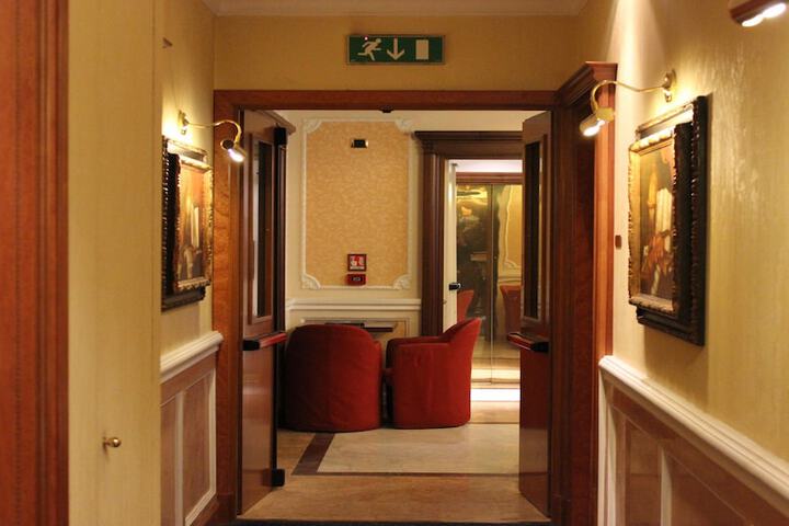 Guest Lobby