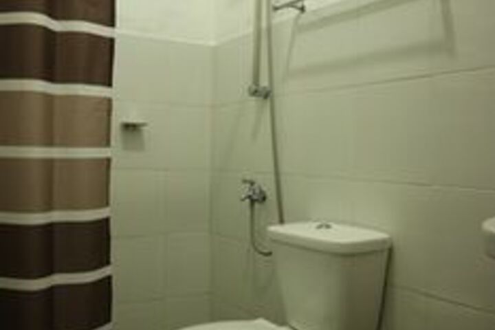 Room 2 of 25