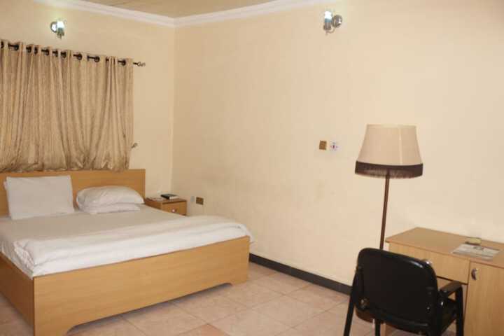 Room 13 of 51