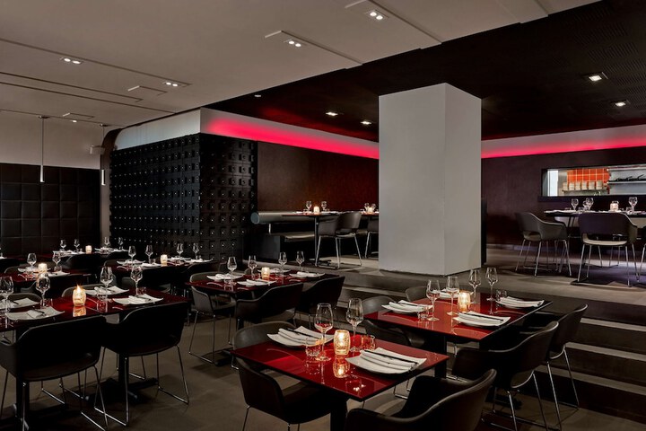 Dining 33 of 61