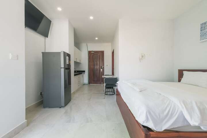 Room 33 of 148