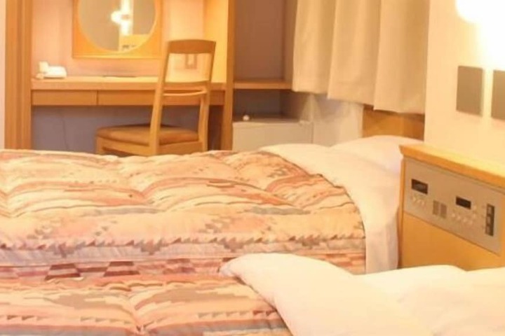 Room 18 of 25