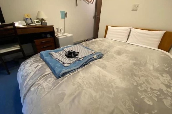 Room 21 of 37