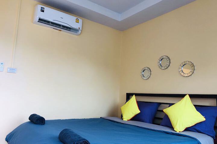 Room 8 of 48