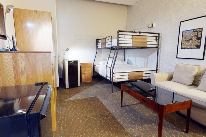 Room 21 of 46