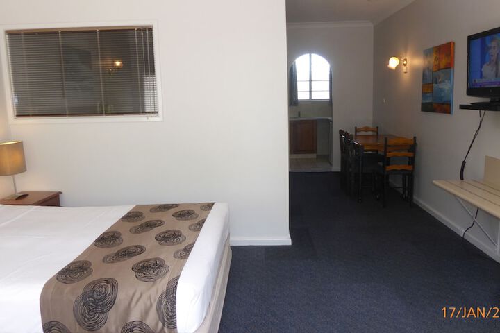 Room 8 of 36