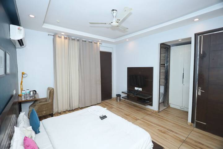 Room 2 of 14
