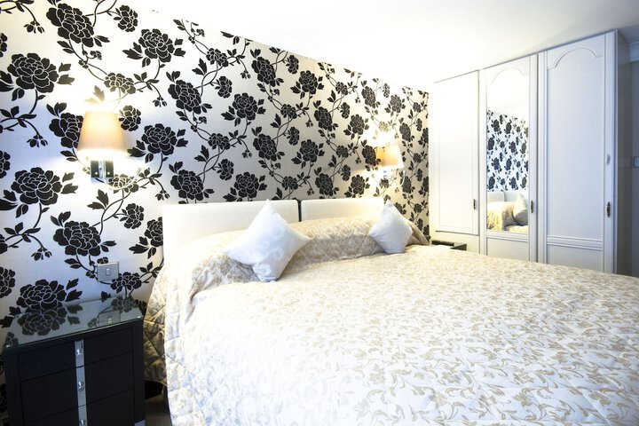 Room 4 of 181