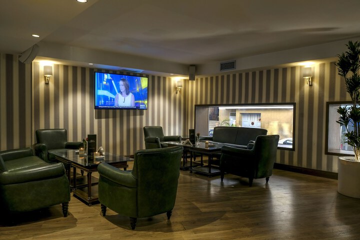 Lounge 57 of 78