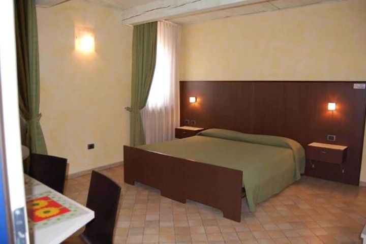 Room 13 of 39