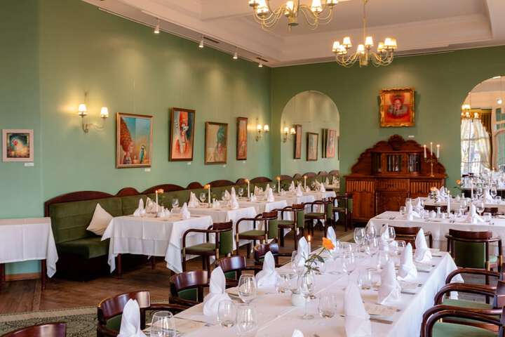 Dining 16 of 24