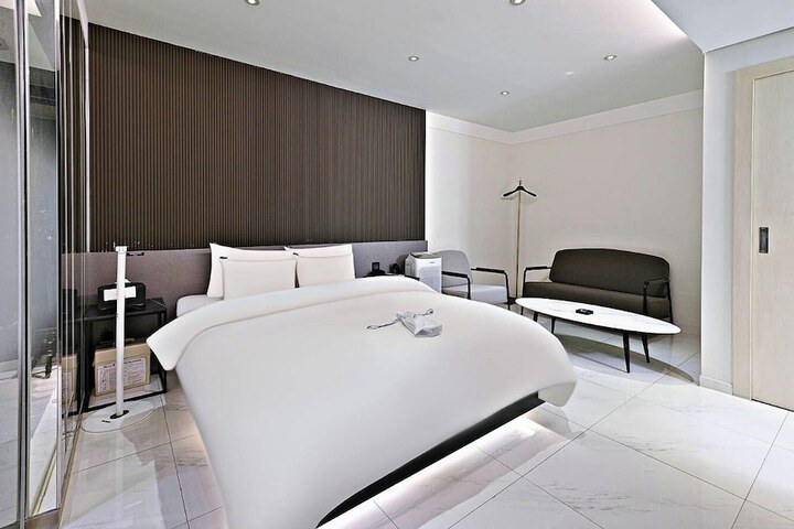 Room 3 of 19