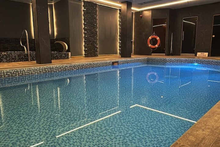 Hotel Pool