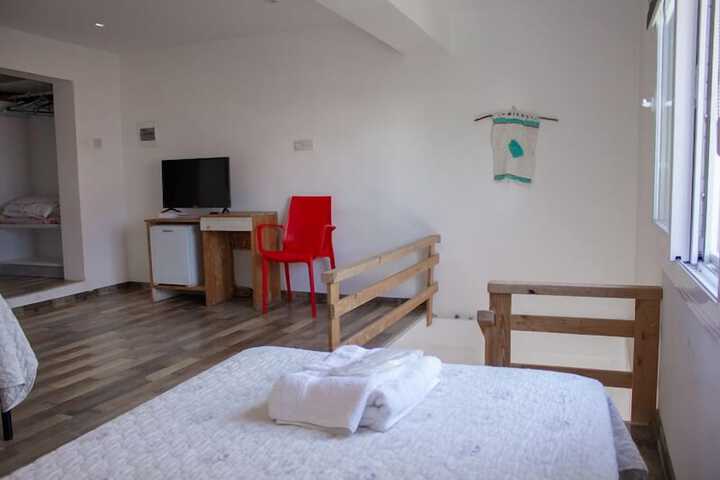Room 9 of 34