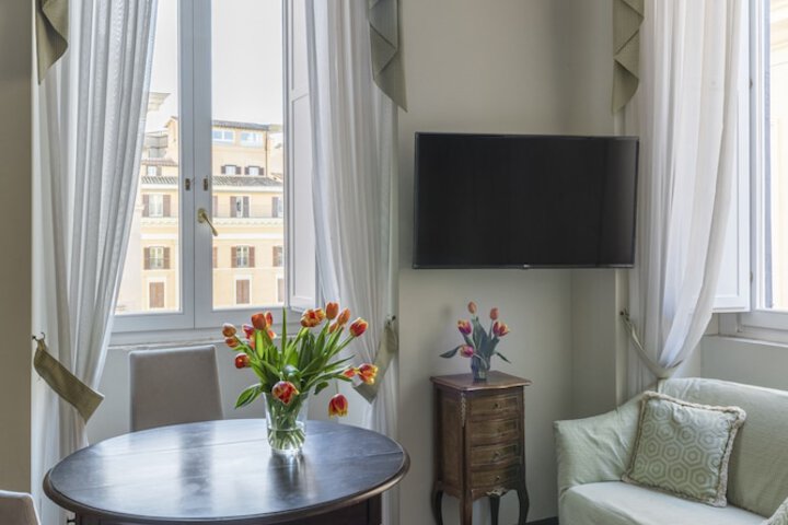 Room 40 of 380