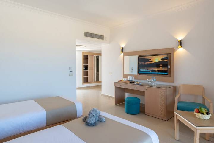 Room 12 of 95