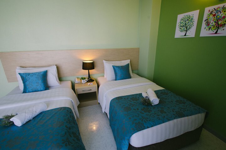 Room 12 of 83