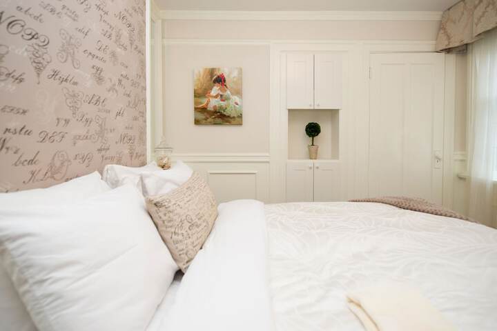 Room 29 of 102