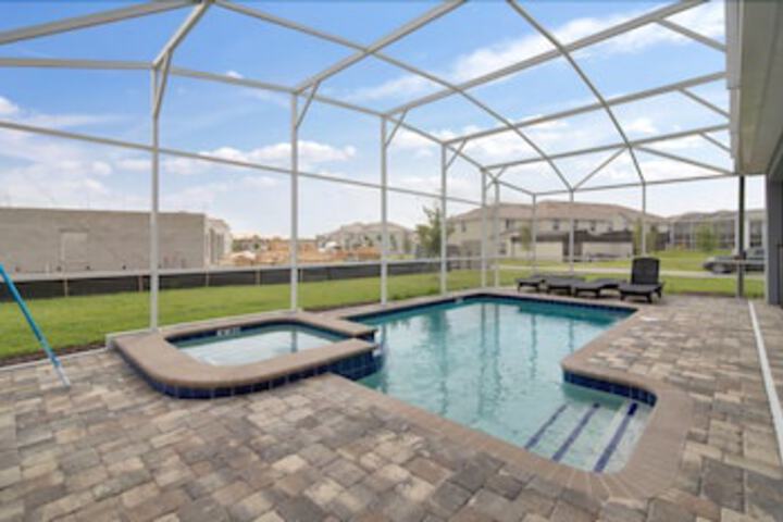 Pool 14 of 34