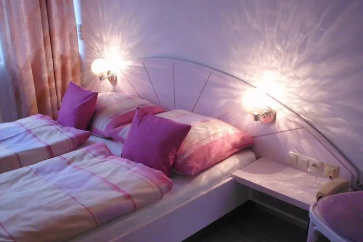 Room 3 of 14