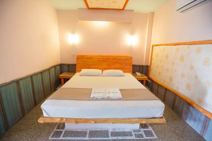 Room 7 of 17