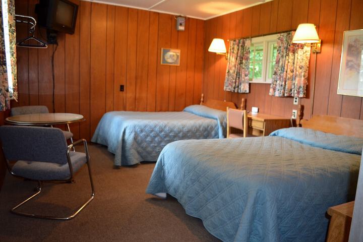 Room 4 of 61