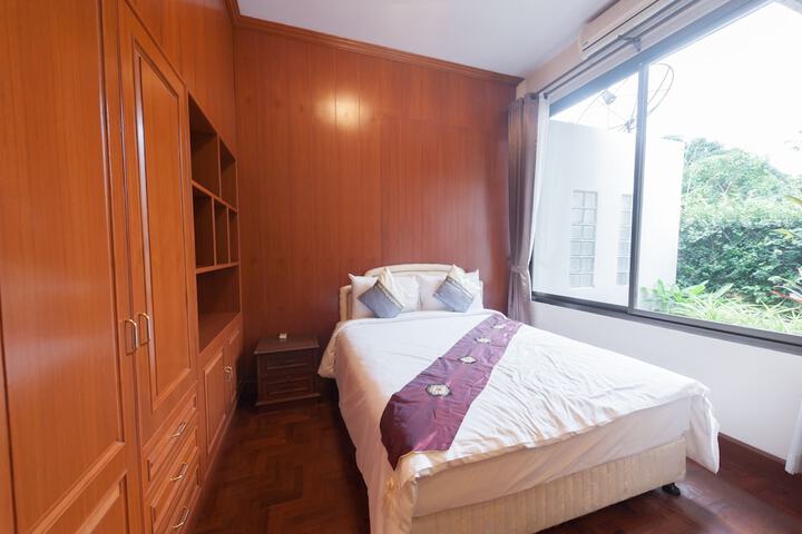 Room 40 of 100