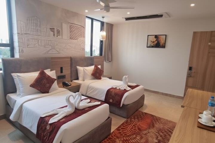Room 4 of 14