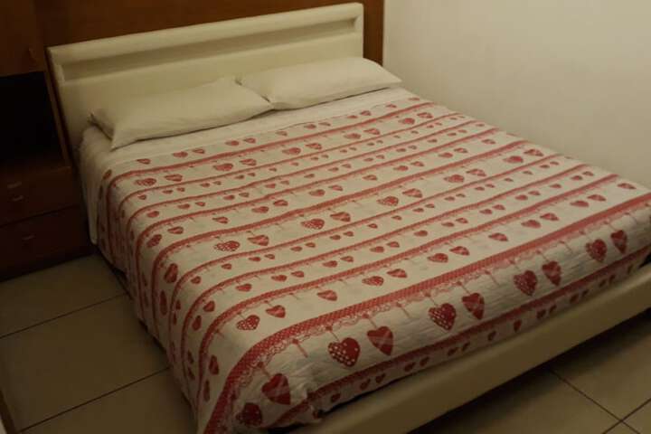 Room 3 of 34