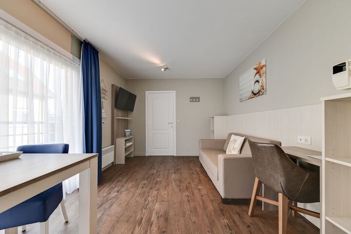 Room 12 of 30