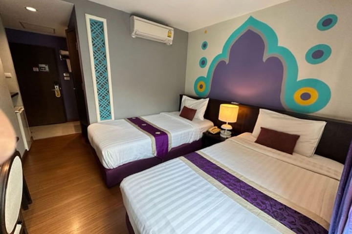Room 28 of 61