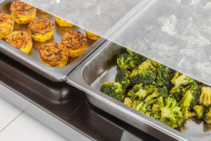 Dining 34 of 52