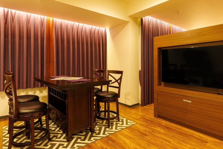 Room 4 of 34