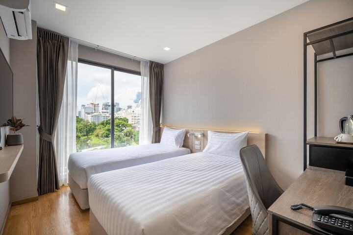 Room 10 of 40
