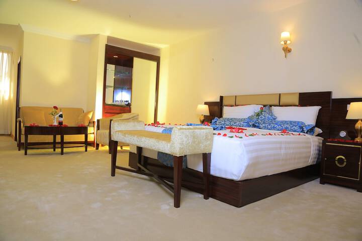 Room 4 of 27