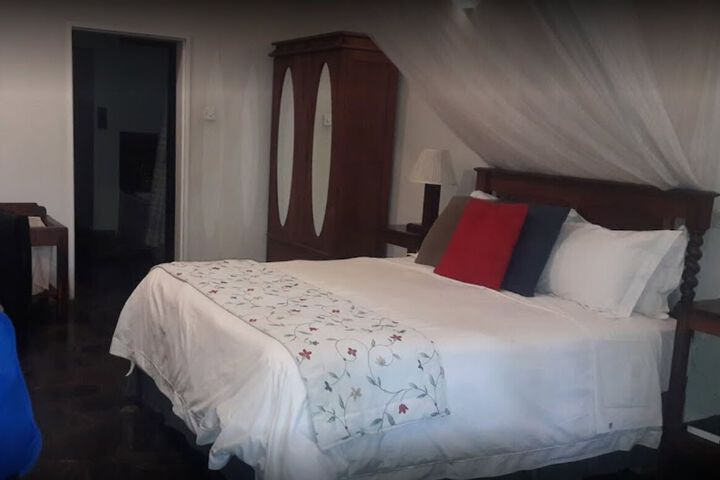 Room 13 of 14