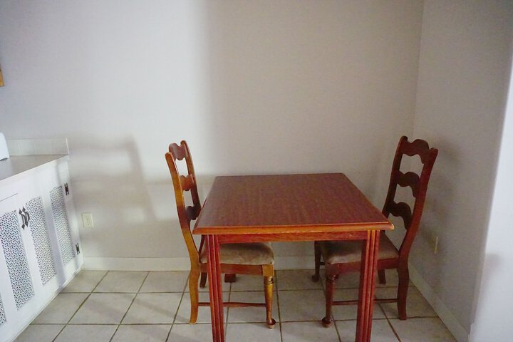 Room 13 of 89