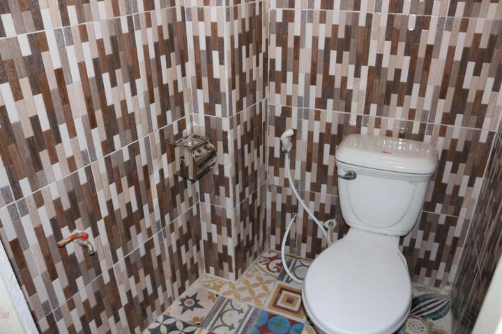 Room 2 of 4