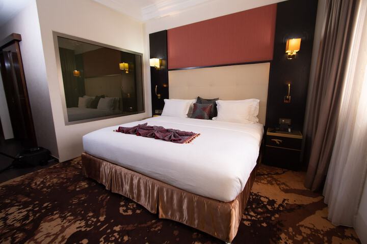Room 14 of 50