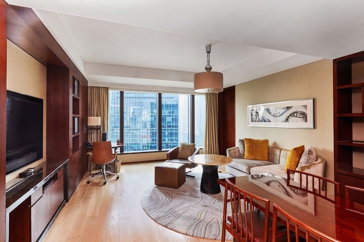 Room 42 of 102