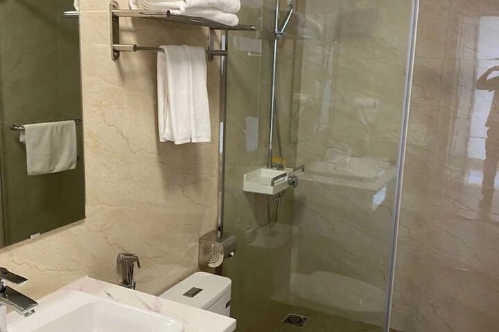 Room 14 of 14
