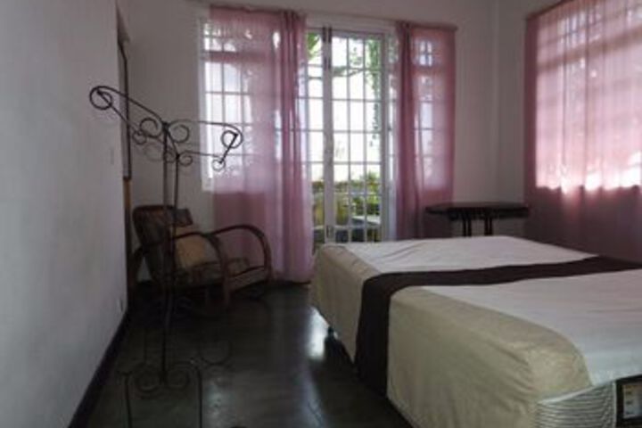 Room 13 of 19