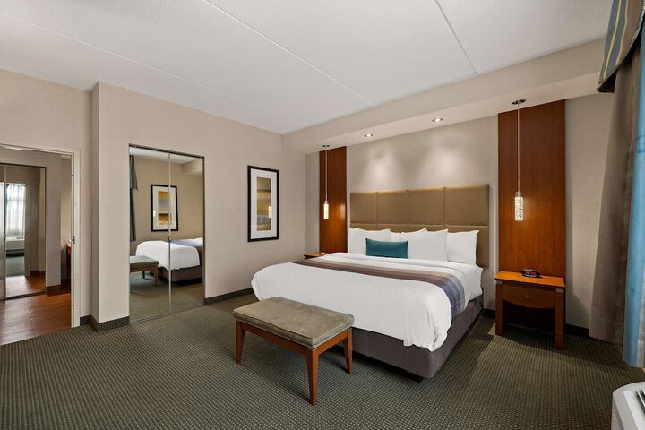 Suite 2 Queen Beds Kitchenette Sitting Area Sofa Bed Full Breakfast (11 of 38)