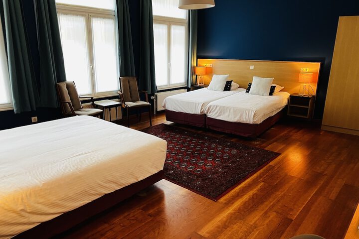 Room 3 of 44