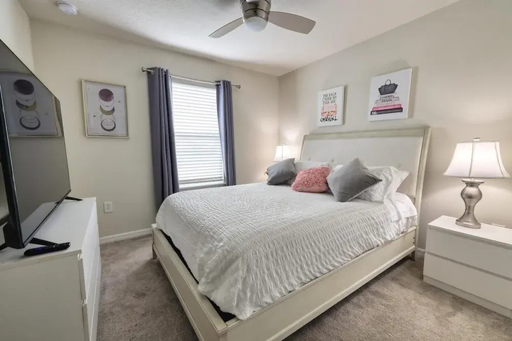Room 5 of 19