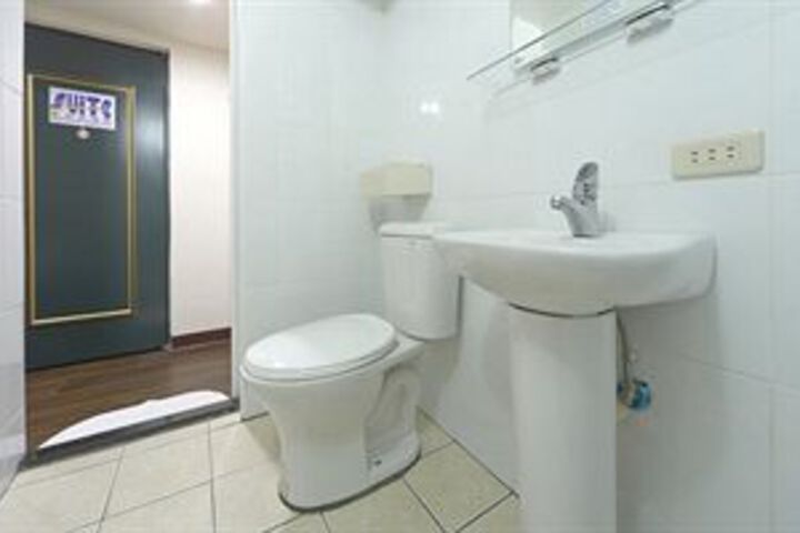 Room 5 of 21