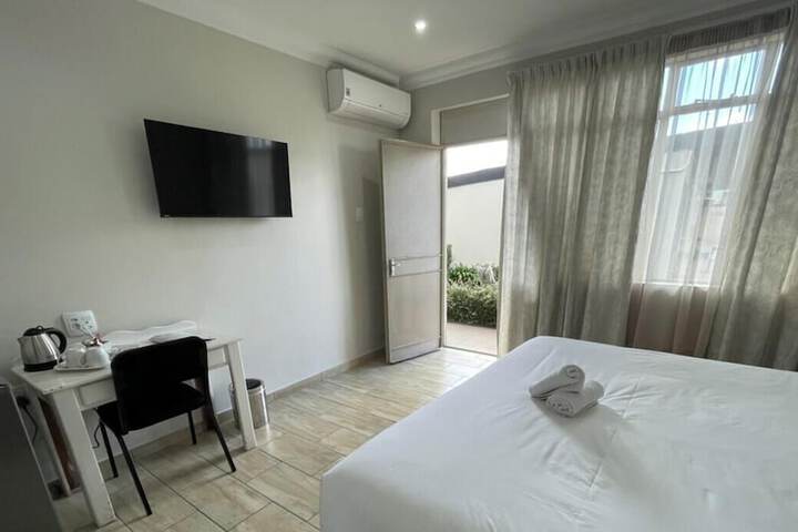 Room 6 of 24