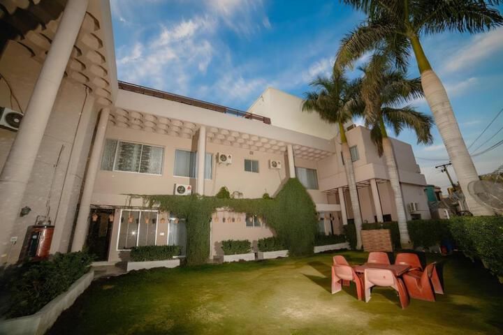 VIP House Shelton
