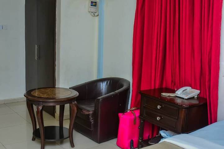 Room 2 of 11