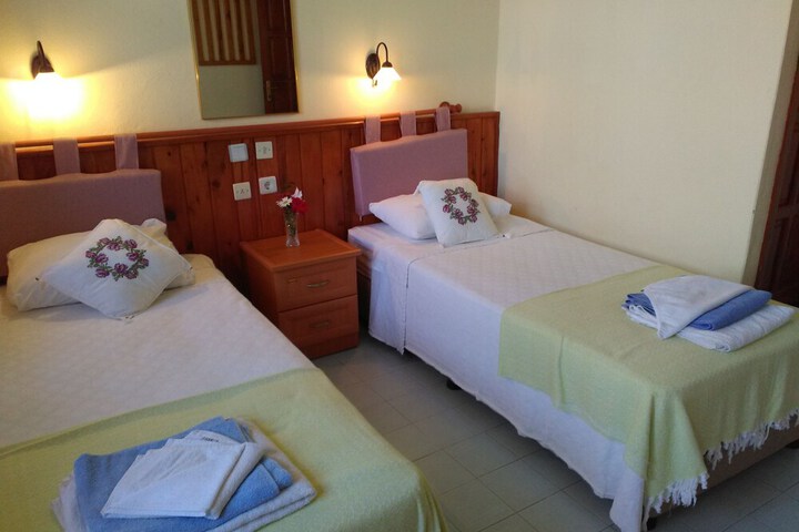 Room 10 of 25